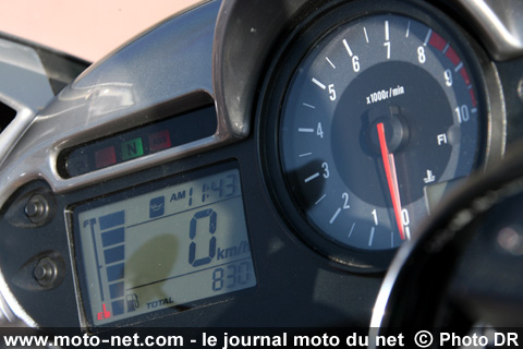 Test Honda XL700V Transalp : La Transalp poursuit son bonhomme de… route 