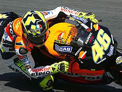 Malgré les efforts louables de ses adversaires, Rossi reste le maître incontesté !