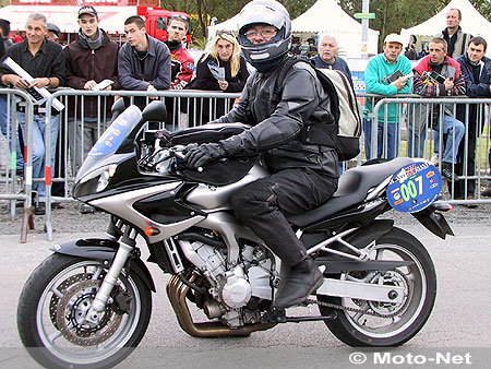 Notre envoyé spécial va vivre l'arsouille de sa vie au guidon de la nouvelle Fazer 600