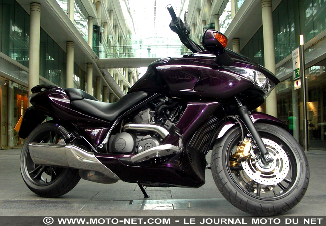 Essai Honda DN-01 : Batman nous a prêté son low rider !