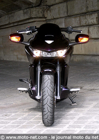 Essai Honda DN-01 : Batman nous a prêté son low rider !