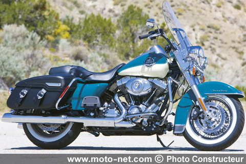 FLHRC Road King Classic - Nouveautés 2009 Harley-Davidson : Les Touring à l'honneur et une nouvelle V-Rod
