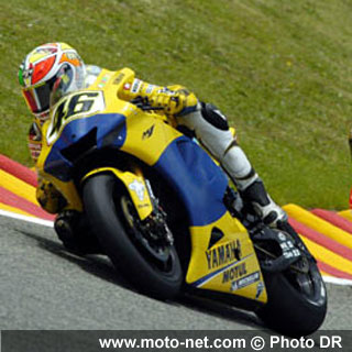 Les décorations spécifiques des casques du n°46