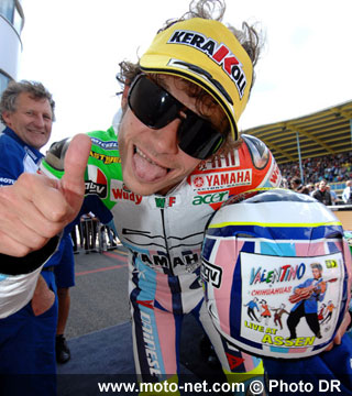 Les décorations spécifiques des casques du n°46