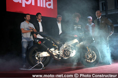 Aprilia lève le voile la RSV4 de série