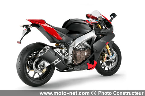 Aprilia lève le voile la RSV4 de série