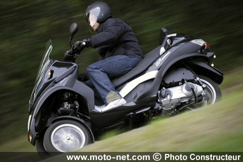 Test Piaggio MP3 LT : Le maxi scooter pour tous !