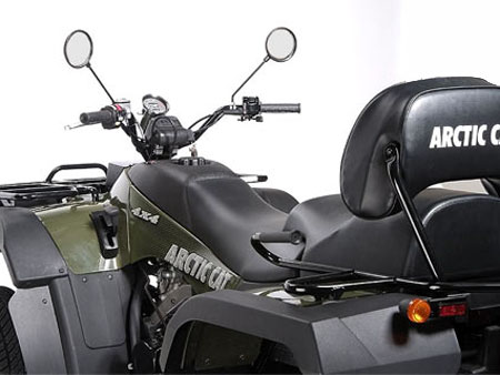 Quad Arctic Cat  500 iA TRV 4x4 disponible en rouge, vert ou kaki (13 090 €)