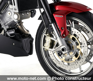 Nouveauté 2009 Aprilia - La Shiver GT ABS : taillée pour la route