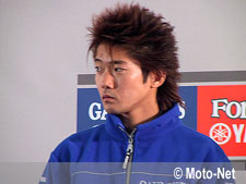 Norick Abe lors de la présentation européenne du team Gauloises Fortuna Yamaha jeudi à Barcelone