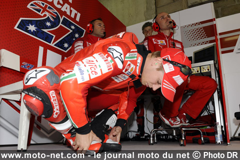 Casey Stoner - Giro di Mugello : Tous à l'aspi de Valentino Rossi !