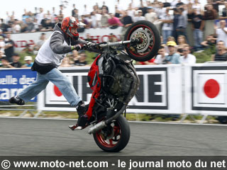 Stunters amateurs et professionnels mettent le feu à Carole !