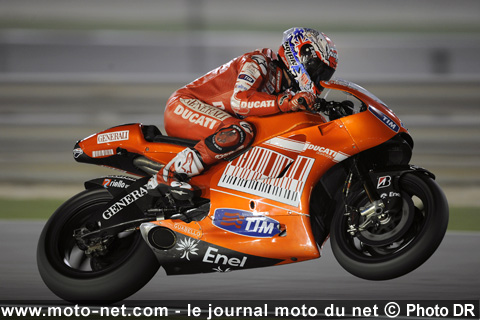 Stoner termine les essais du Qatar en tête