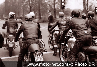 Metzeler présente son calendrier 2011 à l'Ace Café