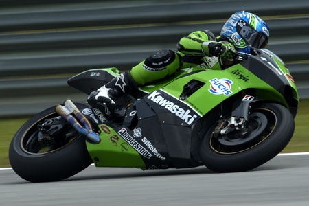 Alex Hofmann teste le nouveau moteur à calage big bang