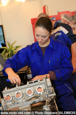 Galerie photo : les plus belles filles du Salon de la moto de Paris