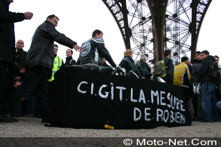 Les motards enterrent les feux de jour
