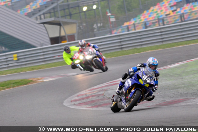 Bol d'Or 2012 - 11h00 : duel Suzuki - Kawasaki