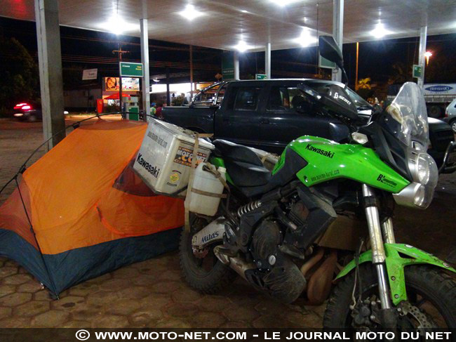 Amérique latine à moto (05) : dauphins, piranhas et caïmans...