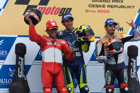 Le Grand Prix de République tchèque Moto 2005 : le tour par tour sur Moto-Net