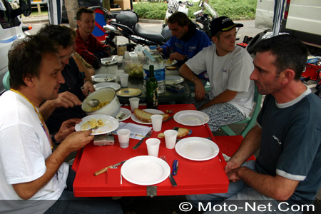 Dark Dog Moto Tour 2005 : 240 concurrents dans les starting blocks