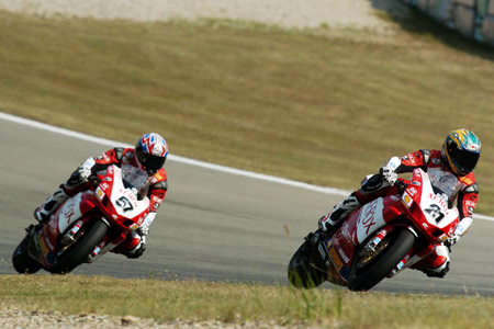 Les manches Superbike et Supersport de Brno 2006 sur Moto-Net