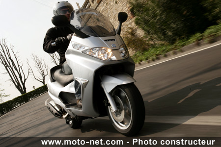 Essai X8 400ie : Piaggio dans la cour des maxis