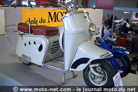 Salon Rétromobile 2007 : la première moto au monde est née à Paris !