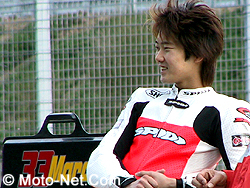 Pilote d'essai Yamaha, Norick Abe teste le nouveau proto YZR-M1 et pourrait être amené à remplacer l'un des 4 pilotes officiels en cas de besoin