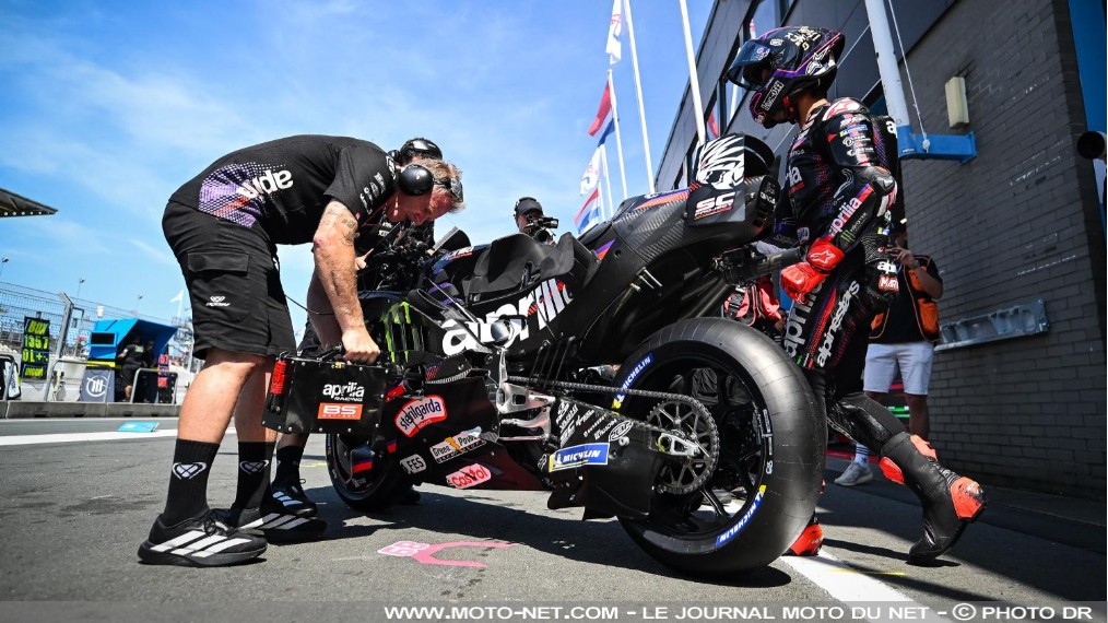 Grille de départ MotoGP du Grand Prix des Pays-Bas 2026 à Assen

Jorge Martin, Ai Ogura, Marco Bezzecchi et Raul Fernandez signent un quadruplé historique pour Aprilia aux qualifications du Grand Prix des Pays-Bas 2026 ! Rarement une telle hégémonie s'est observée en MotoGP, tandis que Fabio Quartararo sauve l'honneur Yamaha avec un départ en 9ème position.
