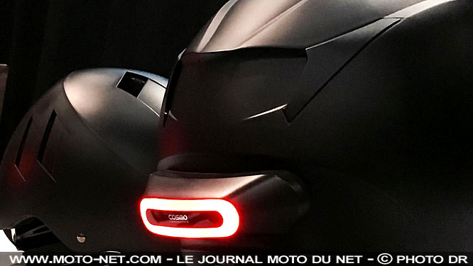 Un feu stop intelligent à fixer sur les casques de moto