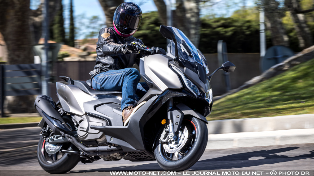 Essai AK Premium : le maxiscooter Kymco offre le max de tech