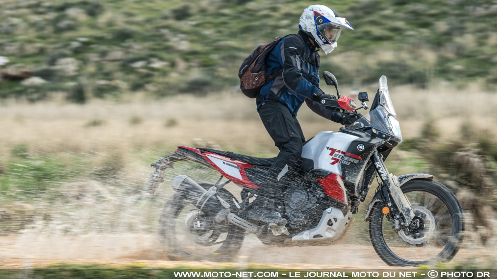 Essai Ténéré 700 World Raid 2026 : le meilleur trail Yamaha

Tout en haut de la gamme des trails Yamaha (avec WR125 et Ténéré 700, mais sans 450 ou 900 ?!) trône actuellement la Ténéré 700 World Raid. Comme les versions standard et Rally en 2025, cette "WR" reçoit pour 2026 une série de mises à jour électronique et mécanique. MNC recense ses points forts et points faibles… Essai.
