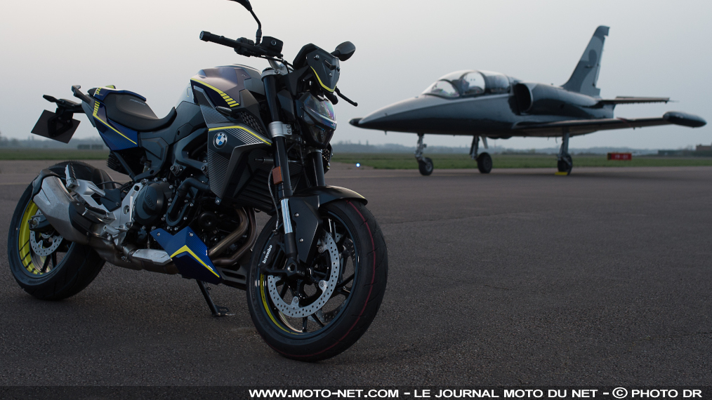 Une F 900 "R Force" en exclusivité pour les - nouveaux - motards français