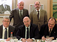 Au Club du deux-roues motorisé, des parlementaires s'activent pour la fin des 100 chevaux