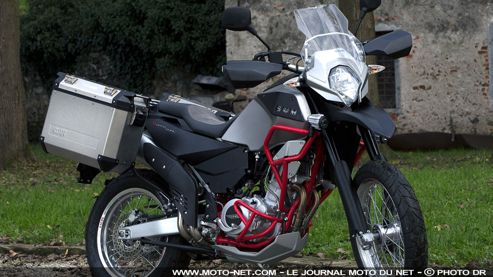 L'inédite moto trail Super Dual T 650 de SWM débarque en France