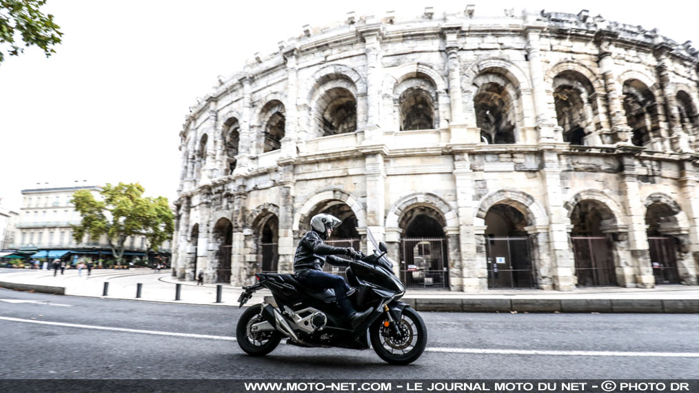 Essai nouveau Honda Forza 750 2021 : plus fort que le Tmax ?!